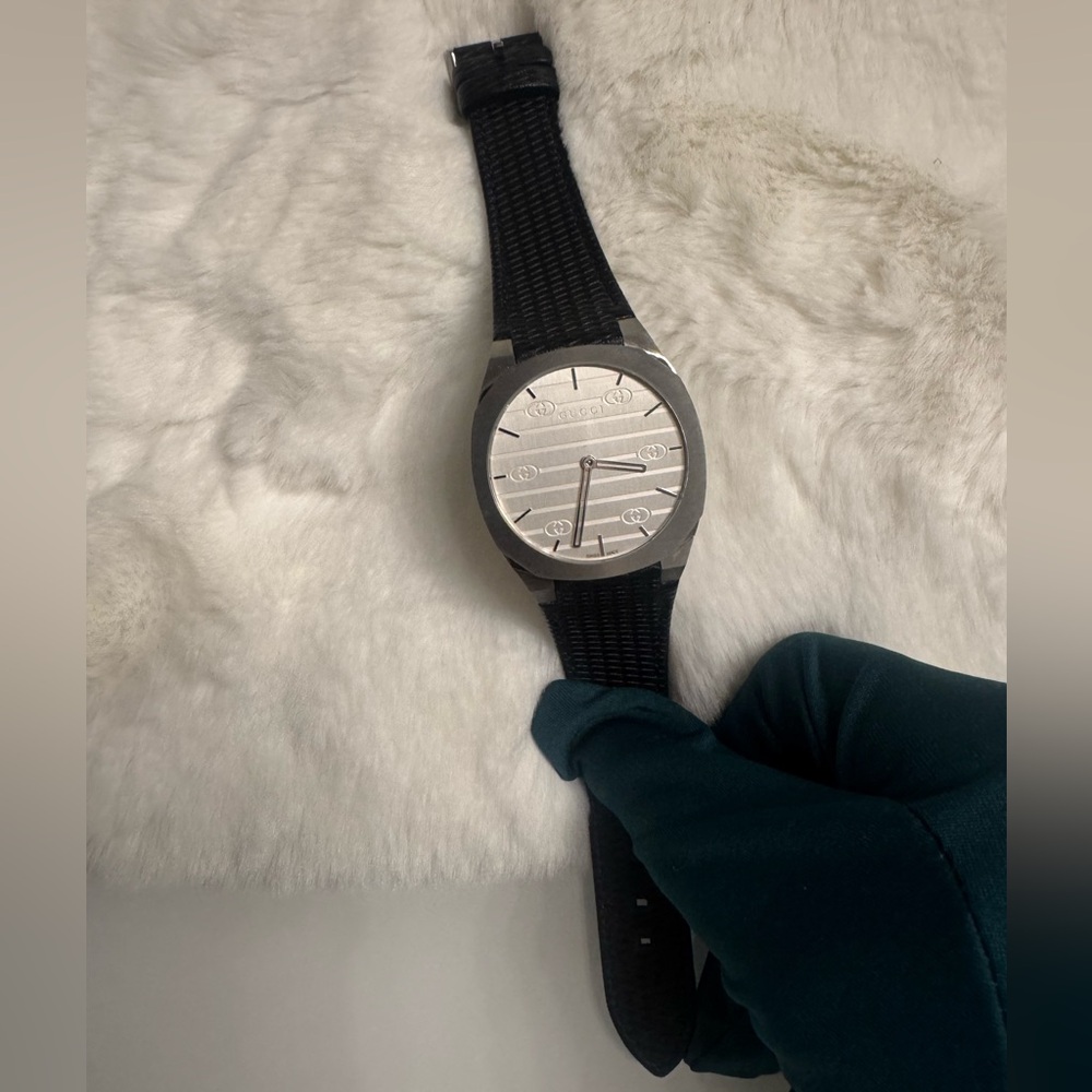 Gucci 25H Watch